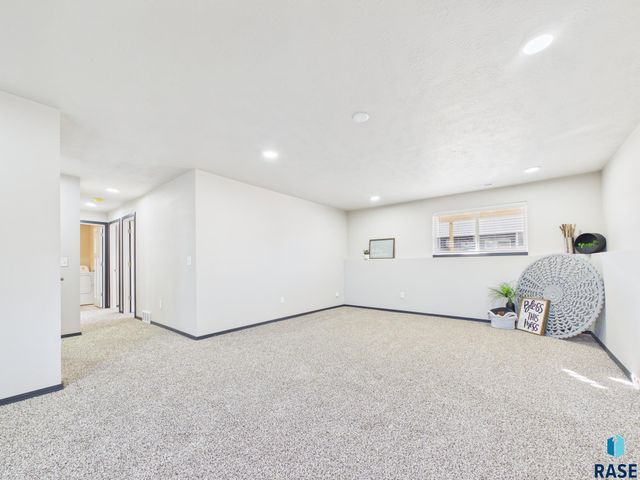 1013 Birch St Street, Harrisburg, SD 57032