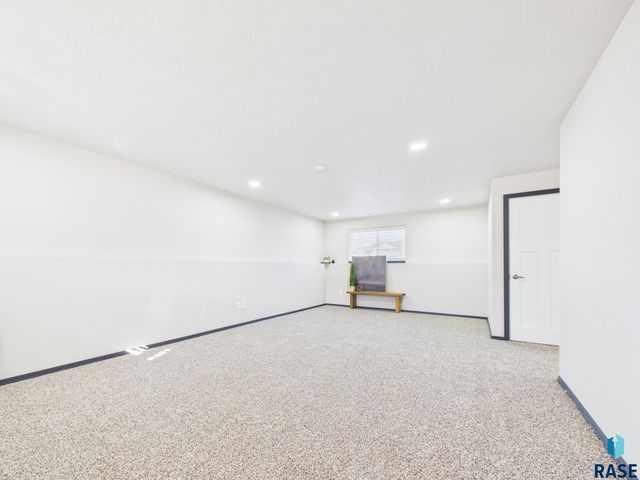 1013 Birch St Street, Harrisburg, SD 57032