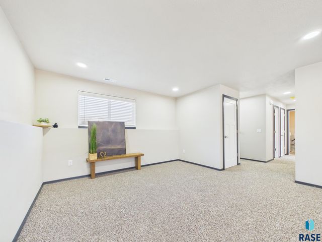 1013 Birch St Street, Harrisburg, SD 57032