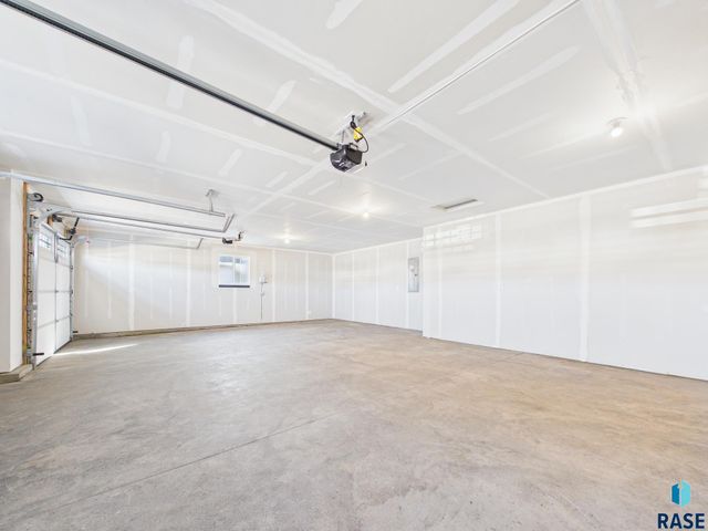 1013 Birch St Street, Harrisburg, SD 57032