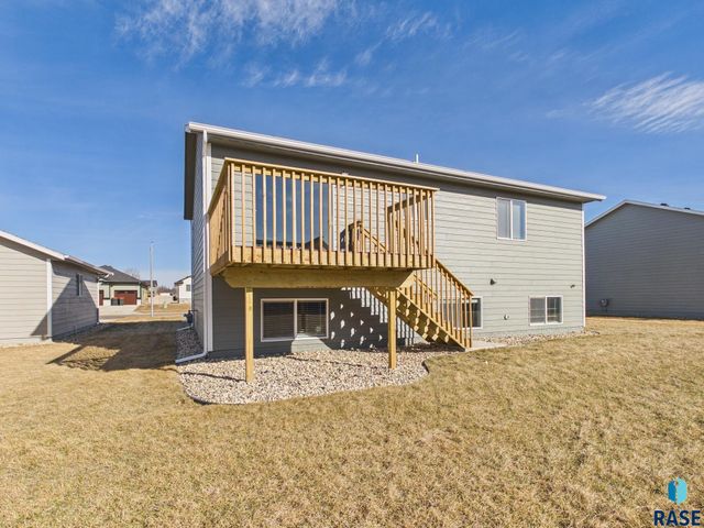 1013 Birch St Street, Harrisburg, SD 57032