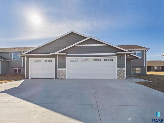 1013 Birch St Street, Harrisburg, SD 57032