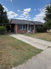 216 Blackhawk Circle, Versailles, KY 40383