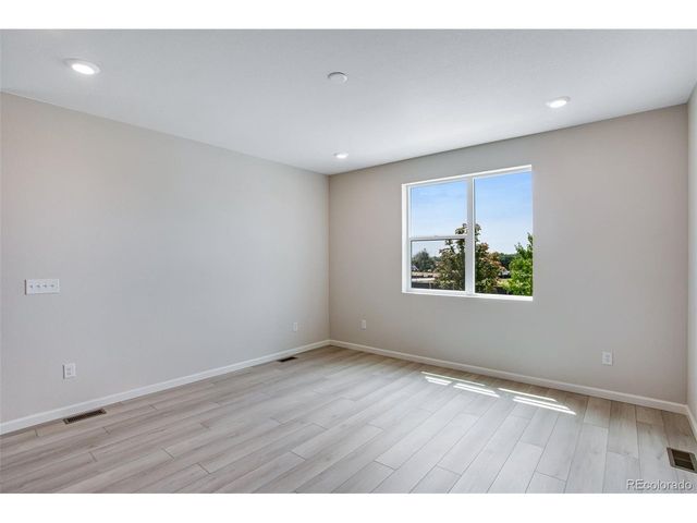 1418 Hudson Pl, Longmont, CO 80501