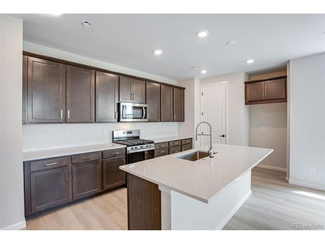 1418 Hudson Pl, Longmont, CO 80501