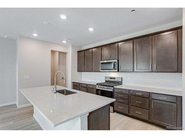 1418 Hudson Pl, Longmont, CO 80501