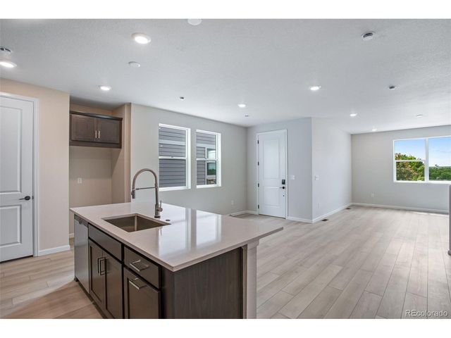 1418 Hudson Pl, Longmont, CO 80501