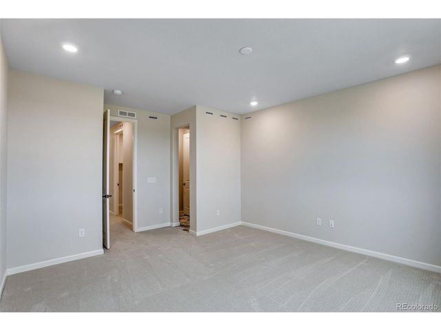 1418 Hudson Pl, Longmont, CO 80501