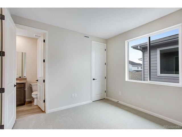 1418 Hudson Pl, Longmont, CO 80501