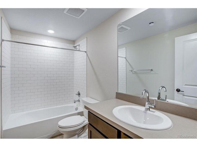 1418 Hudson Pl, Longmont, CO 80501