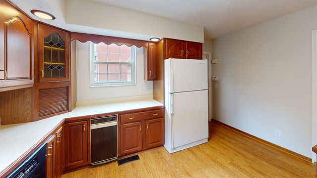 81 Hamill Road, Huntington, WV 25701