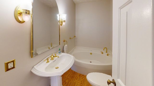 81 Hamill Road, Huntington, WV 25701