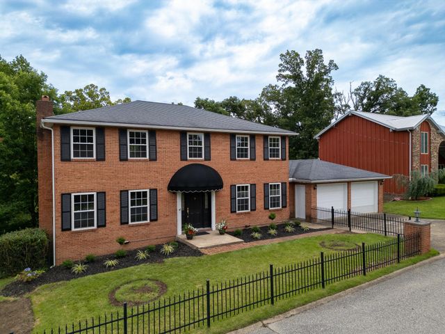 81 Hamill Road, Huntington, WV 25701