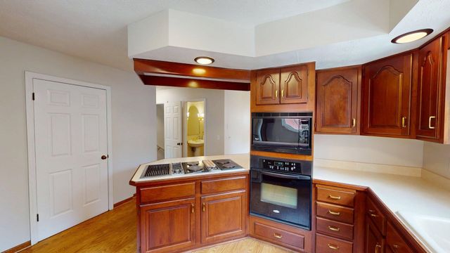 81 Hamill Road, Huntington, WV 25701