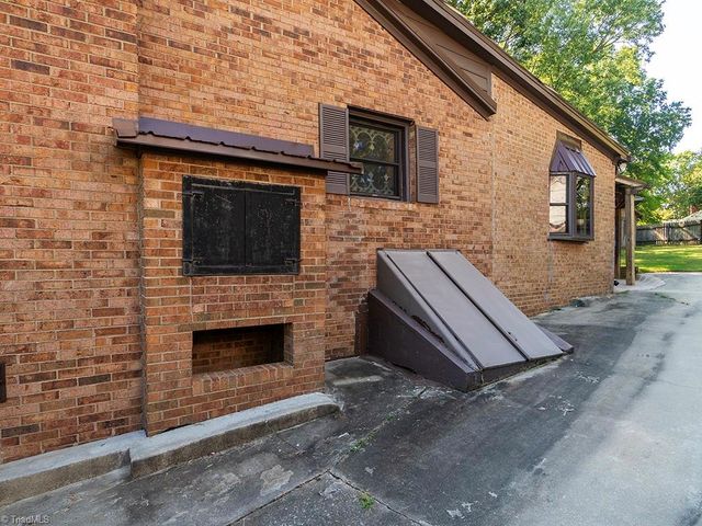 933 Graham Street, Burlington, NC 27217