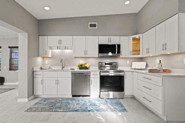 510 E ROBLES STREET, Tampa, FL 33602