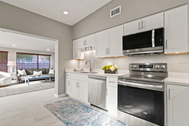 510 E ROBLES STREET, Tampa, FL 33602