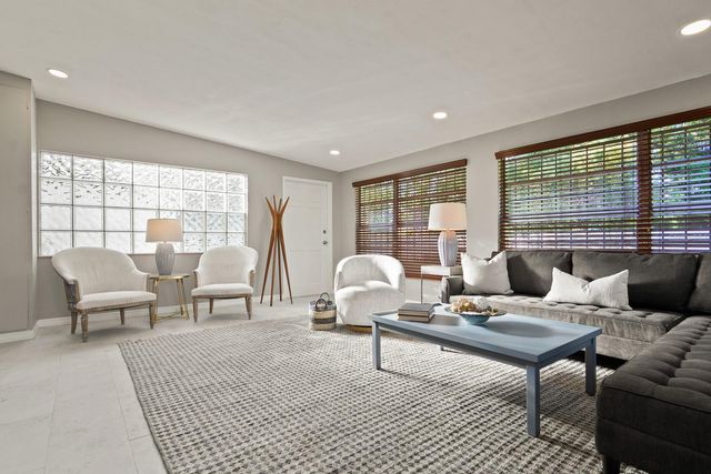 510 E ROBLES STREET, Tampa, FL 33602