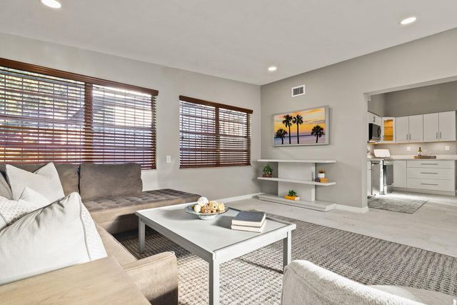 510 E ROBLES STREET, Tampa, FL 33602