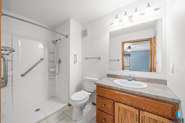 1635 S Cleveland Ave Avenue 306, Sioux Falls, SD 57103