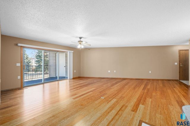 1635 S Cleveland Ave Avenue 306, Sioux Falls, SD 57103