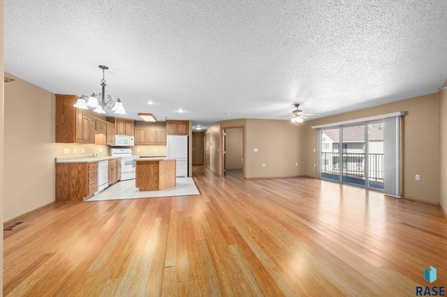 1635 S Cleveland Ave Avenue 306, Sioux Falls, SD 57103