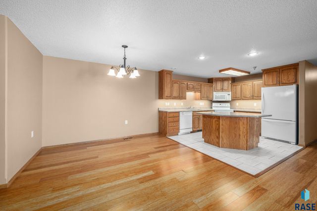 1635 S Cleveland Ave Avenue 306, Sioux Falls, SD 57103