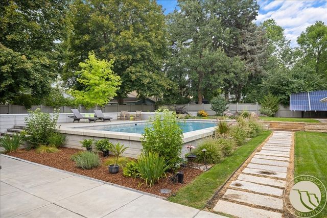 1833 Iris Lane, Billings, MT 59102