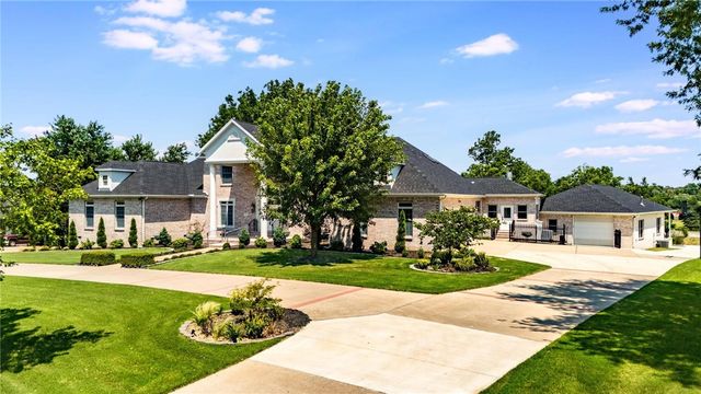 6272 Wells Circle, Springdale, AR 72762