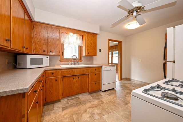 212 14th Avenue S, South Saint Paul, MN 55075