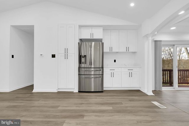 10607 WAYRIDGE DR, Montgomery Village, MD 20886