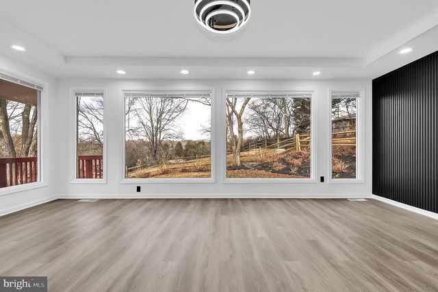 10607 WAYRIDGE DR, Montgomery Village, MD 20886