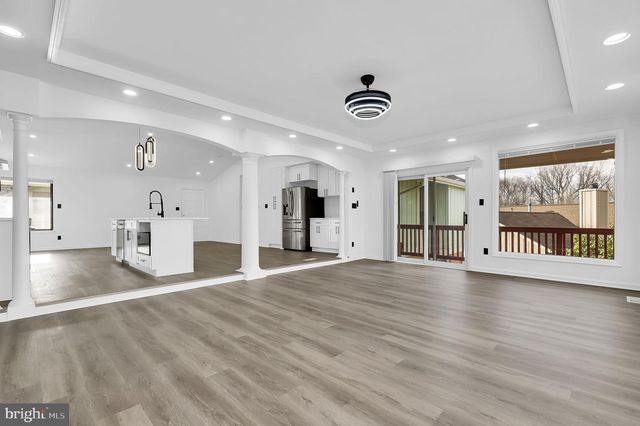 10607 WAYRIDGE DR, Montgomery Village, MD 20886