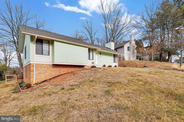 10607 WAYRIDGE DR, Montgomery Village, MD 20886