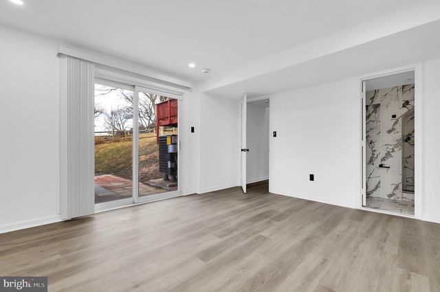 10607 WAYRIDGE DR, Montgomery Village, MD 20886