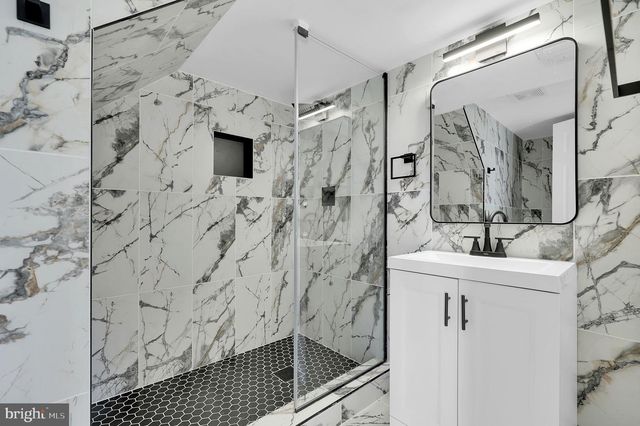 10607 WAYRIDGE DR, Montgomery Village, MD 20886