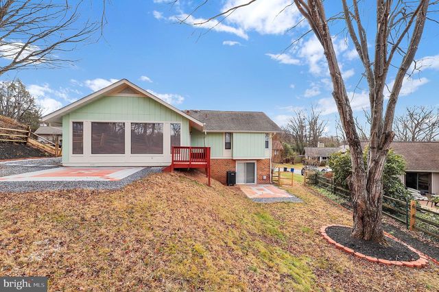 10607 WAYRIDGE DR, Montgomery Village, MD 20886