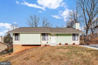 10607 WAYRIDGE DR, Montgomery Village, MD 20886