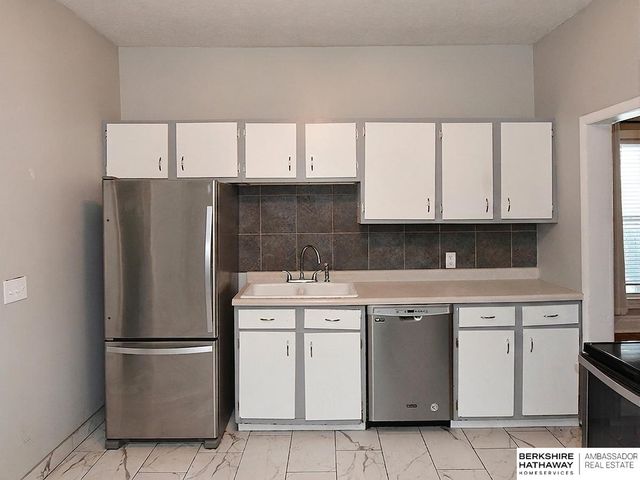 1625 S 24th Street, Lincoln, NE 68502