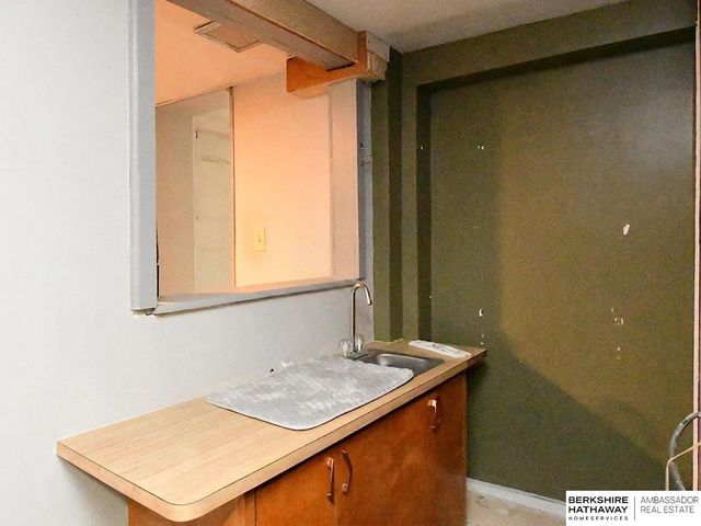 1625 S 24th Street, Lincoln, NE 68502