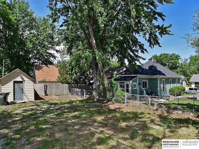 1625 S 24th Street, Lincoln, NE 68502