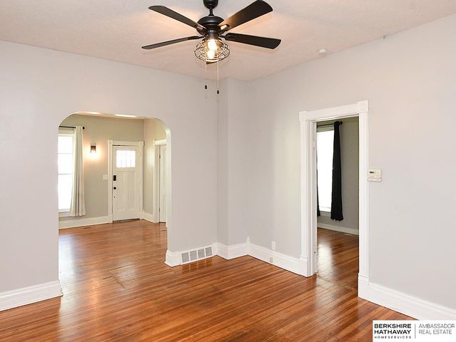 1625 S 24th Street, Lincoln, NE 68502