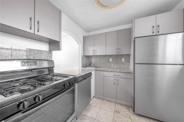 8650 SW 67th Ave 1010, Pinecrest, FL 33156