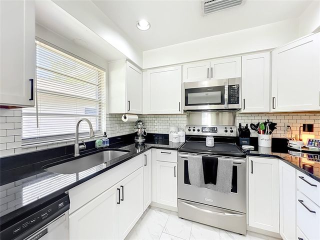 421 E BAY AVENUE, Longwood, FL 32750