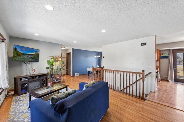 8122 Homestead Avenue S, Cottage Grove, MN 55016