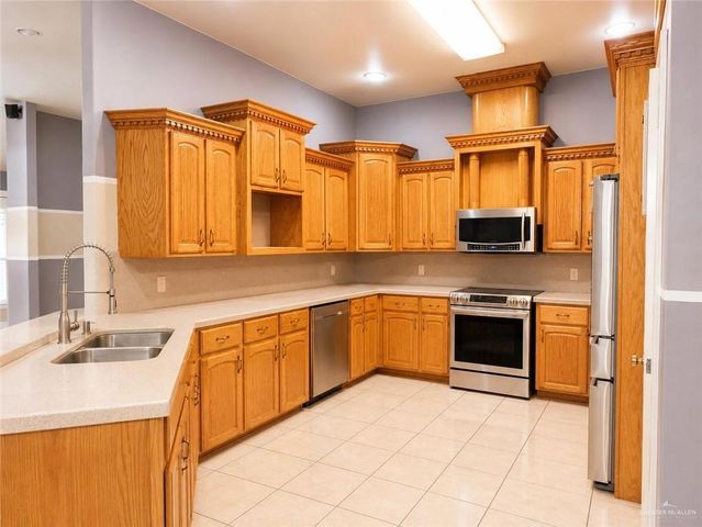 2903 N 44th Lane, Mcallen, TX 78501