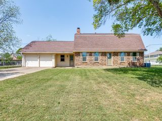 1500 S Stratton Street, Decatur, TX 76234