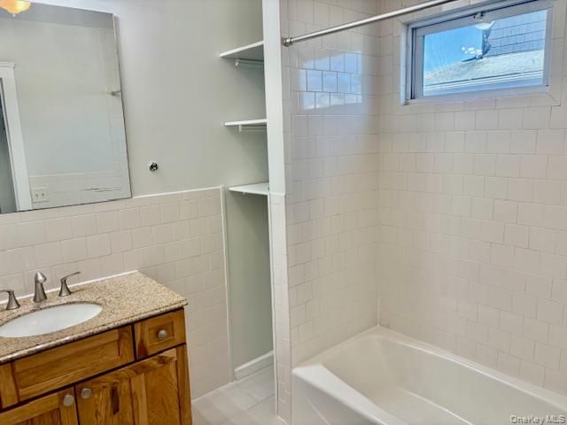 7 Park Avenue, Babylon, NY 11702