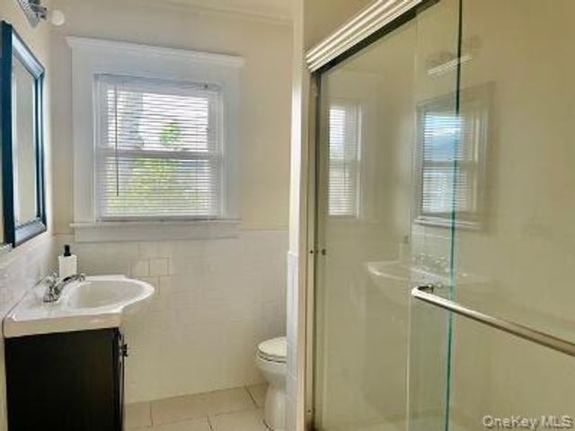 7 Park Avenue, Babylon, NY 11702