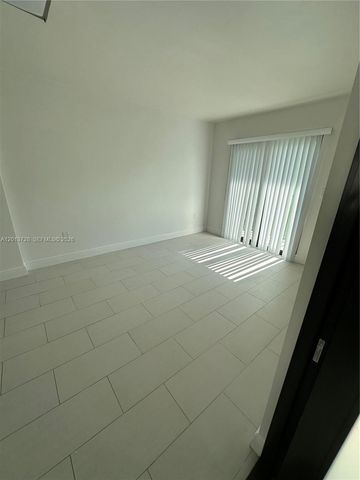 536 SW 7th St 6, Miami, FL 33130